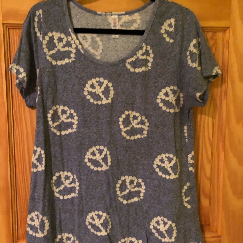 Lularoe classic tee